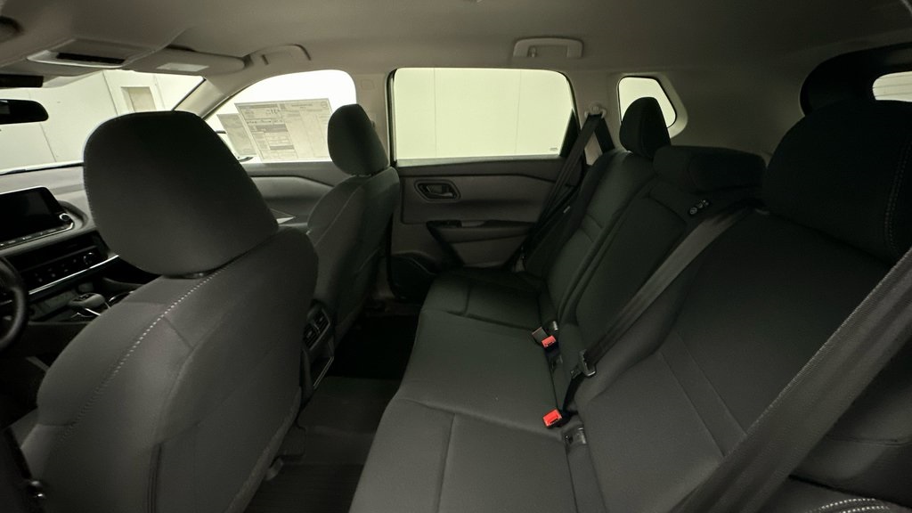 2025 Nissan Rogue S photo 10