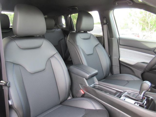 2025 Jeep Compass Latitude photo 8