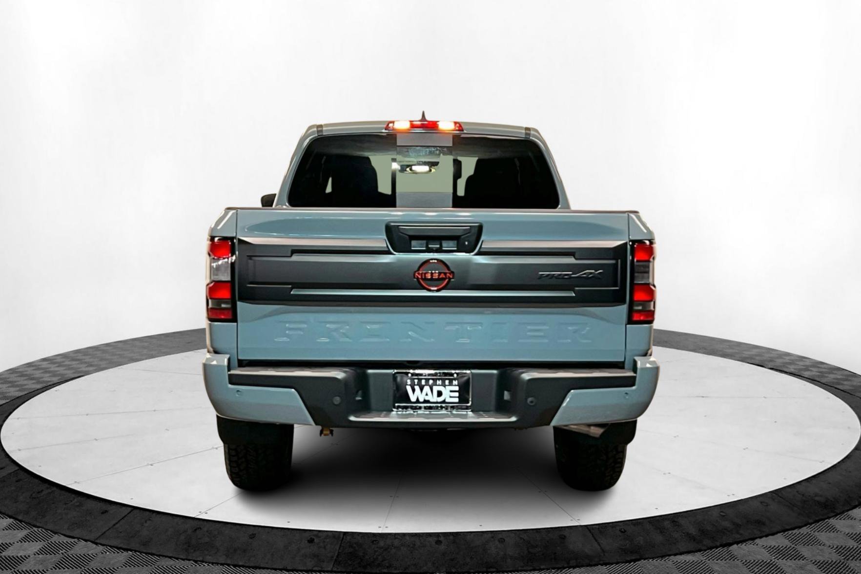 2025 Nissan Frontier PRO-4X photo 4