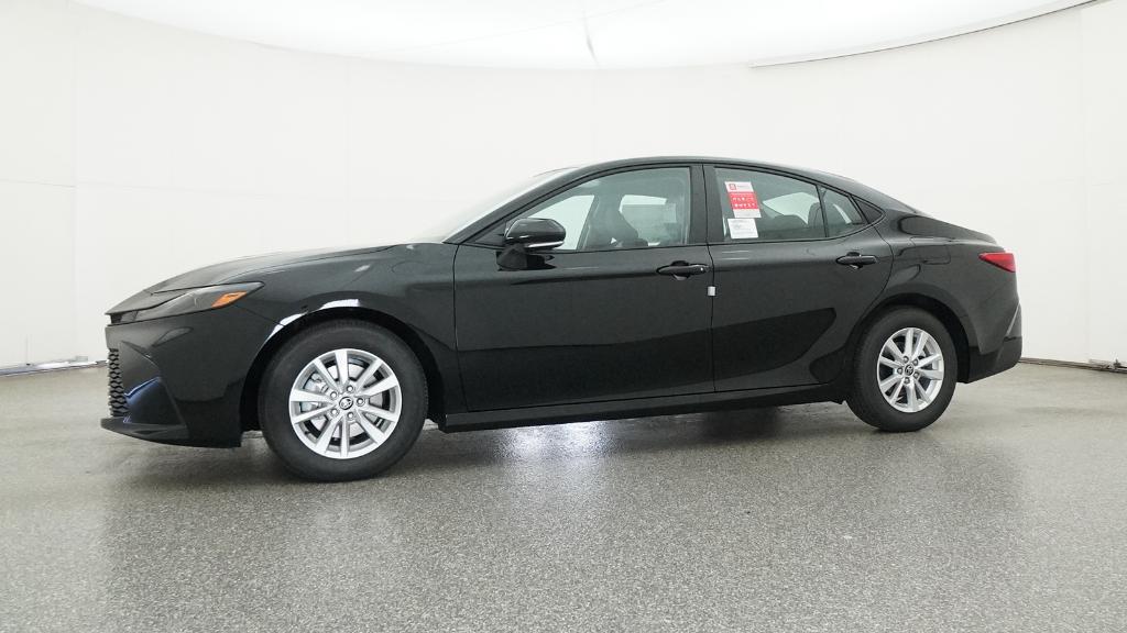 2025 Toyota Camry LE photo 8