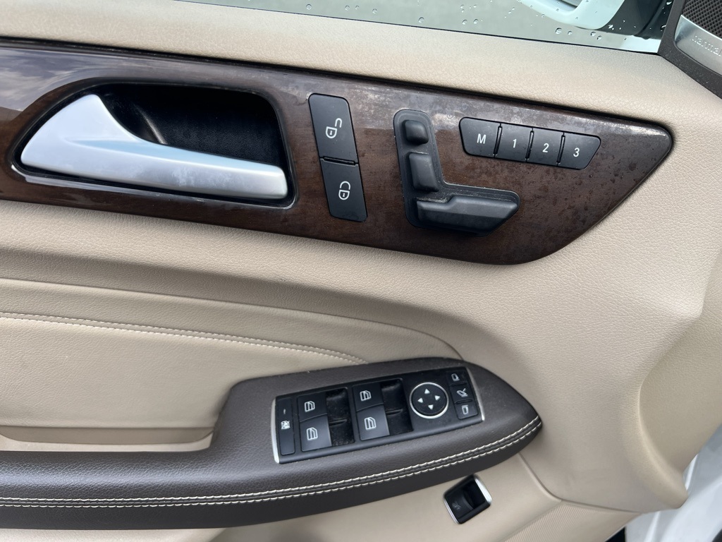 2015 Mercedes Benz ML 350 4MATIC photo 20