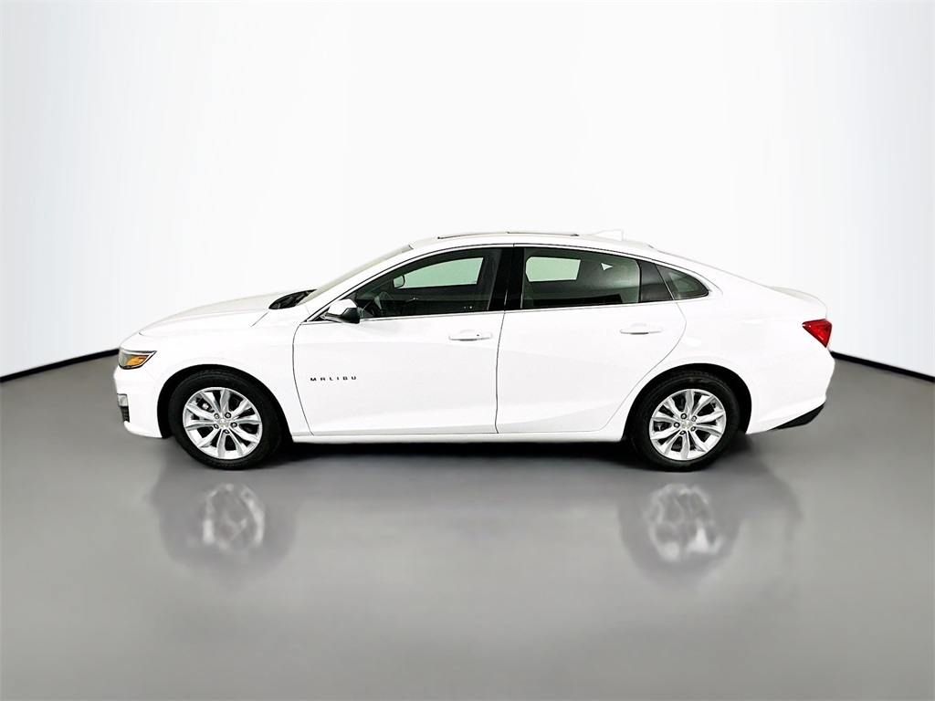 2024 Chevrolet Malibu 1LT photo 2