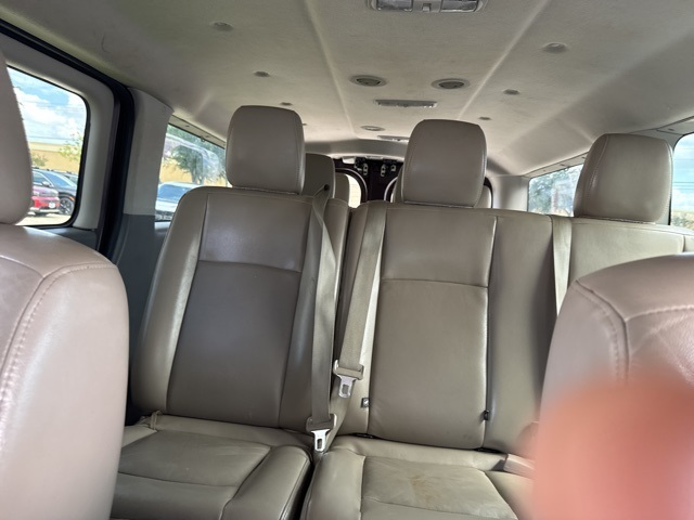2015 Nissan NV3500 photo 4