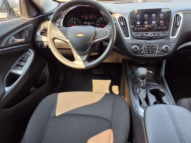 2025 Chevrolet Malibu 1LT photo 6