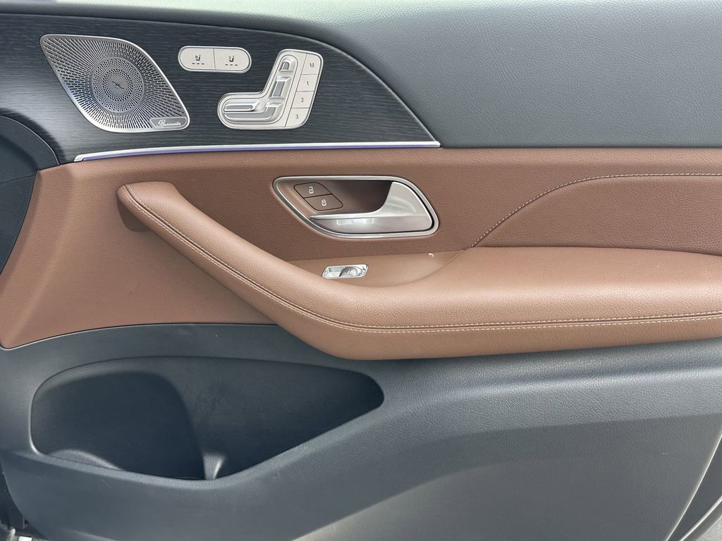 2025 Mercedes Benz GLS 450 4MATIC photo 16