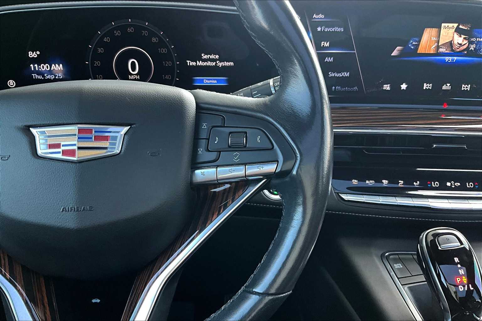 2021 Cadillac Escalade Premium Luxury photo 18