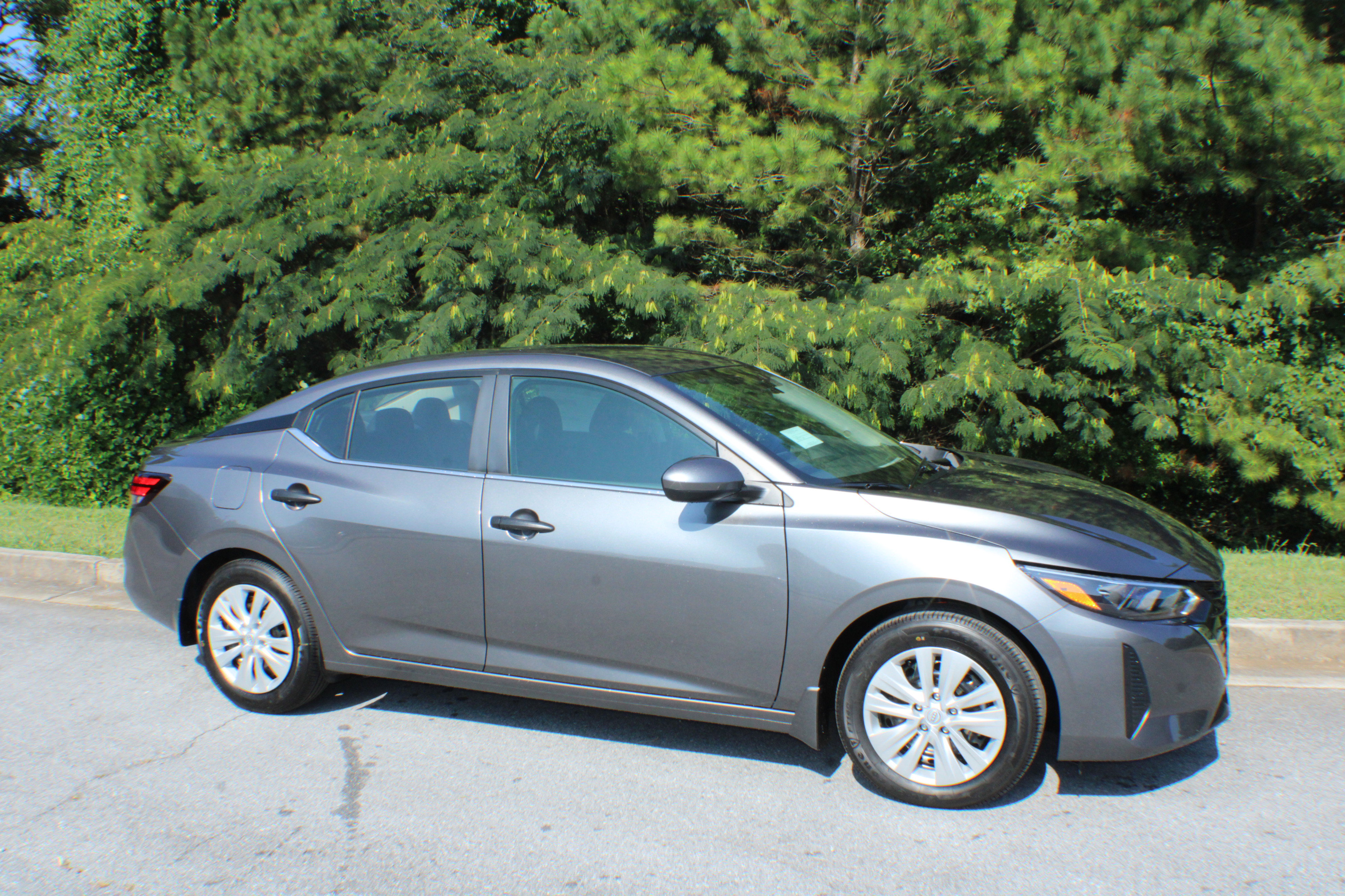 2025 Nissan Sentra S's photo