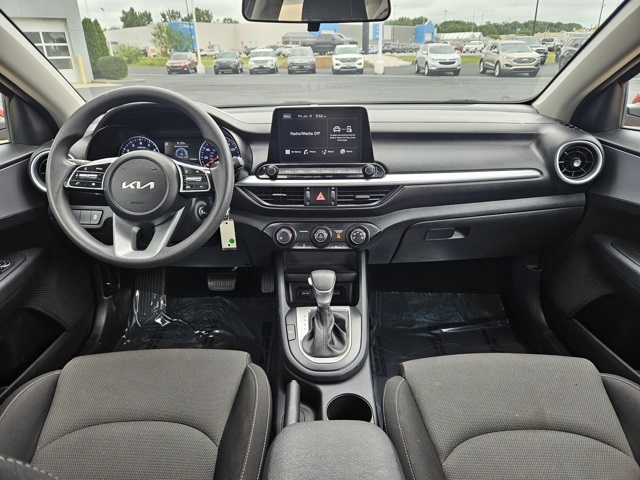 2022 Kia Forte LXS photo 14
