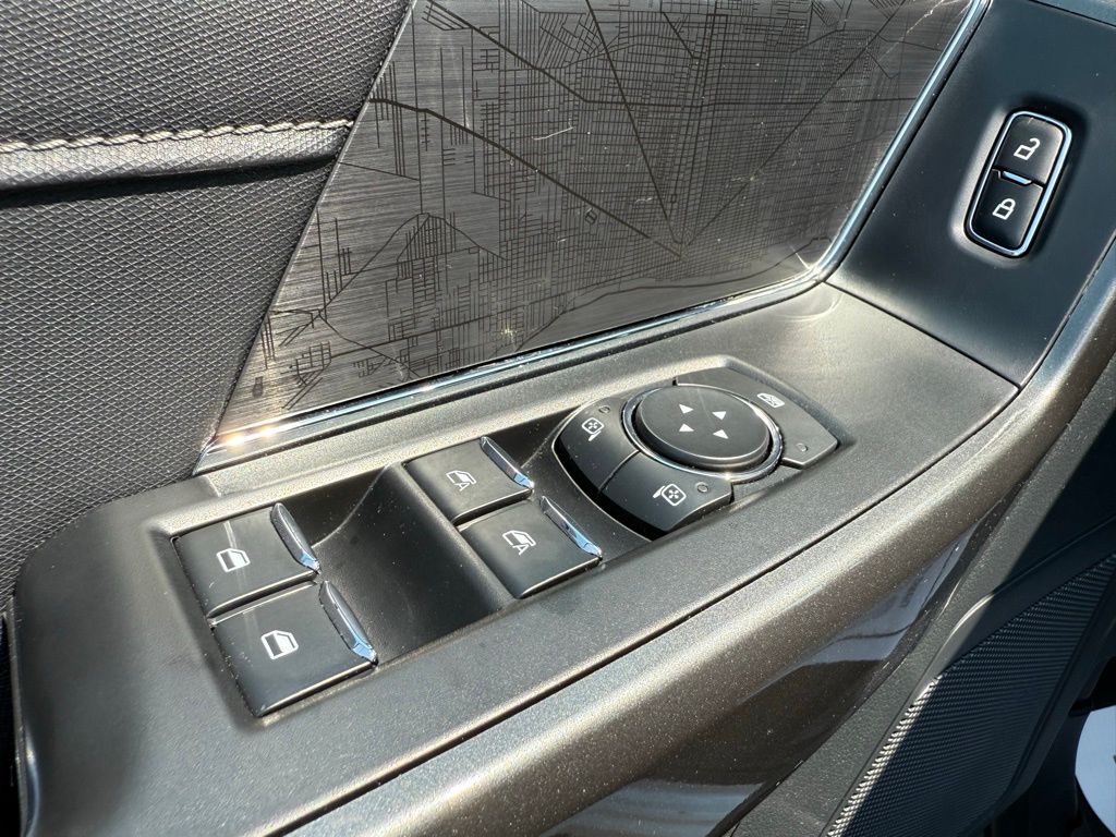 2023 Ford F-150 XLT photo 12