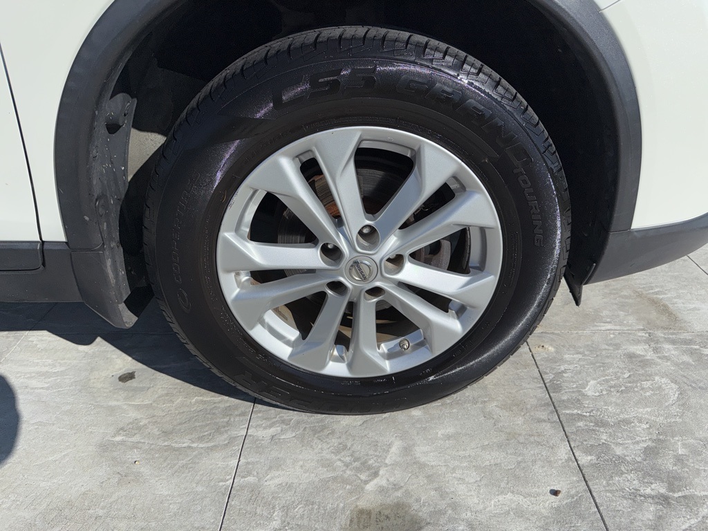2016 Nissan Rogue SV photo 6