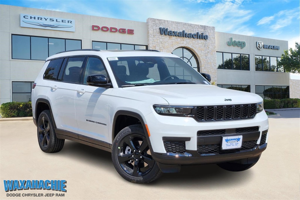 2025 Jeep Grand Cherokee L Altitude's photo