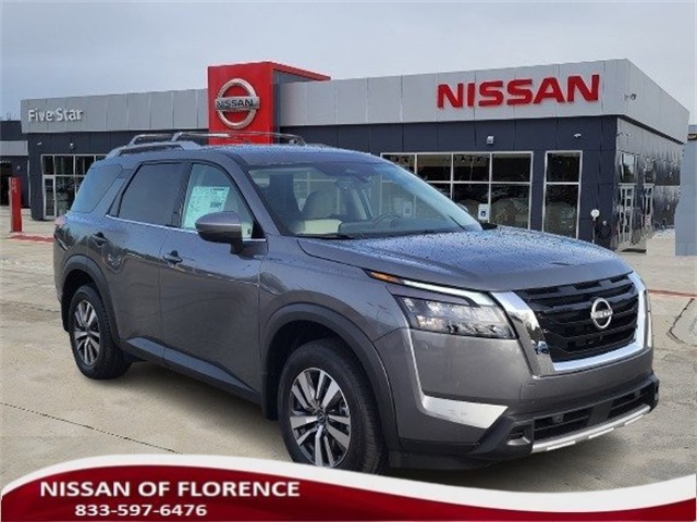 2025 Nissan Pathfinder SL's photo