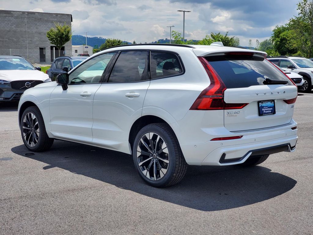 2026 Volvo XC60 B5 Plus photo 22
