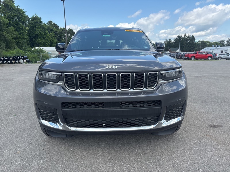 2025 Jeep Grand Cherokee Laredo X photo 8