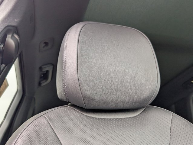 2024 Porsche Cayenne photo 16