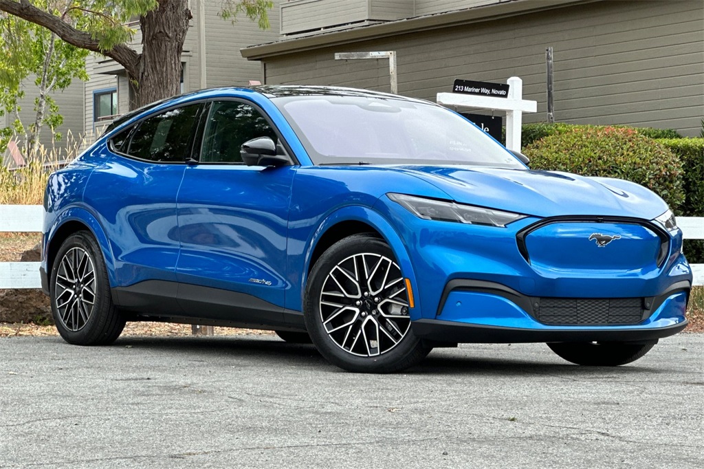 2025 Ford Mustang Mach-E Premium photo 2