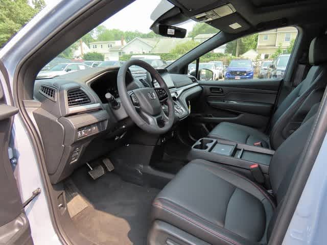 2026 Honda Odyssey photo 2