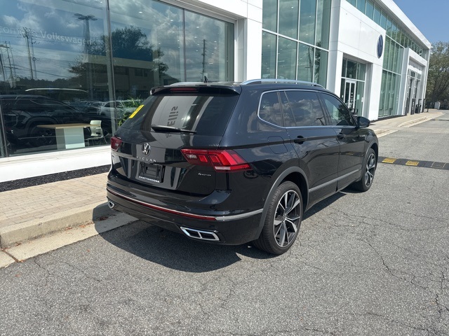 2022 Volkswagen Tiguan SEL Premium R-Line photo 5