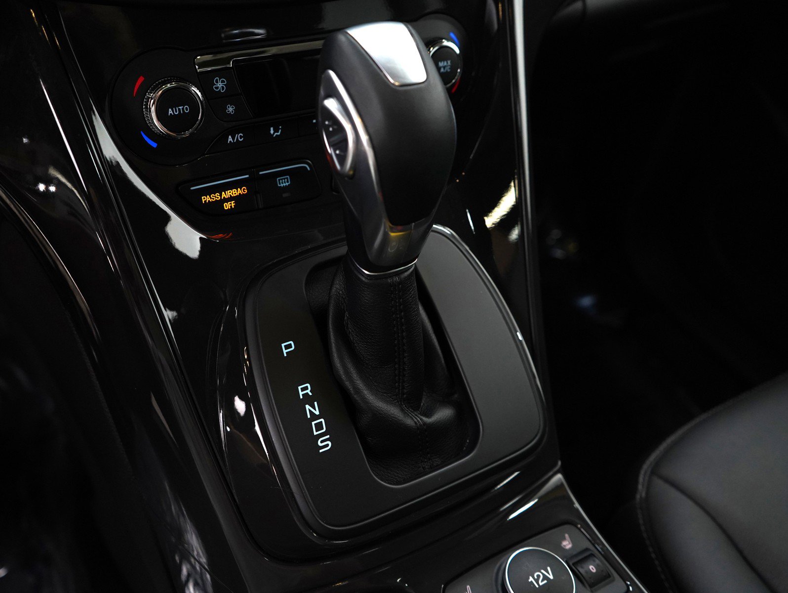 2016 Ford Escape Titanium photo 21