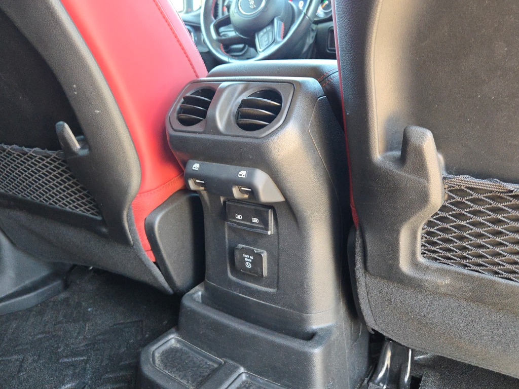 2024 Jeep Wrangler Rubicon 392 photo 10