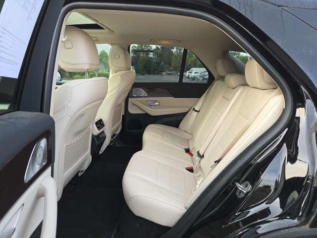 2022 Mercedes Benz GLE 350 4MATIC photo 4