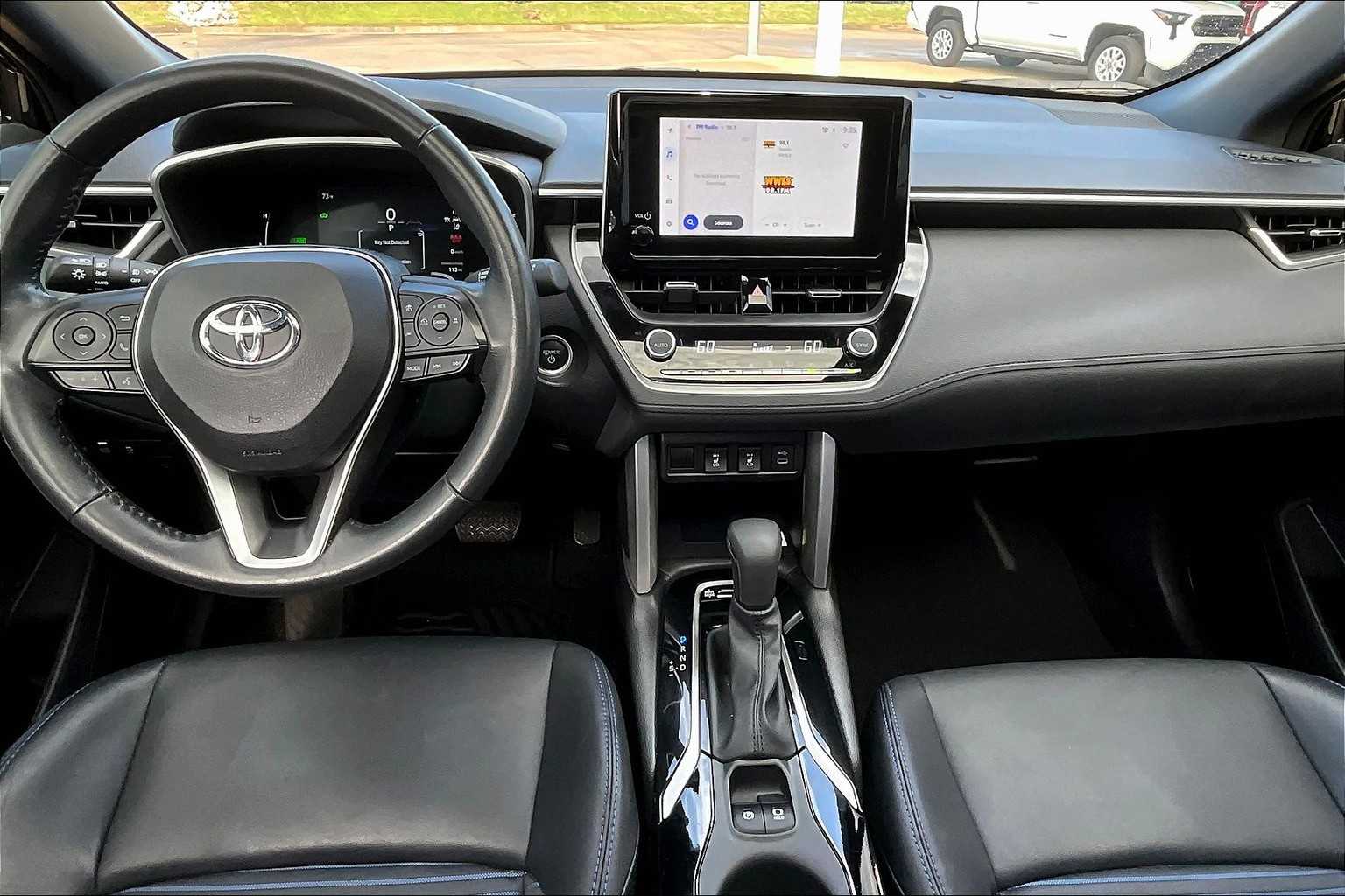 2023 Toyota Corolla Hybrid XSE photo 13