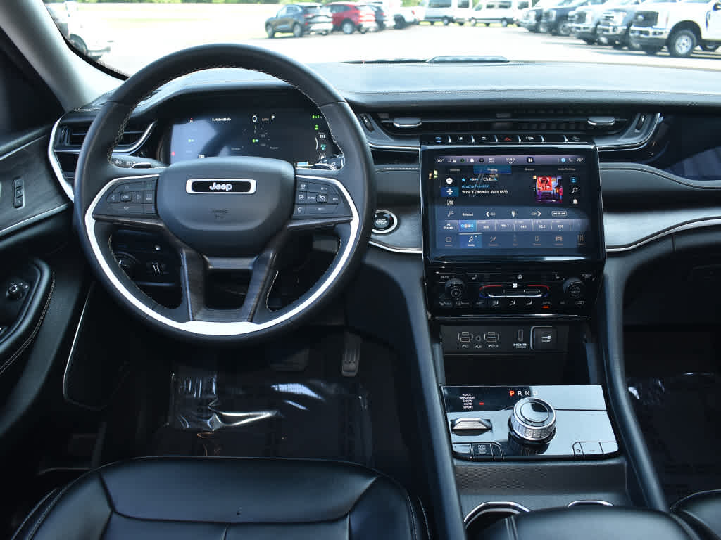2023 Jeep Cherokee 4xe photo 16