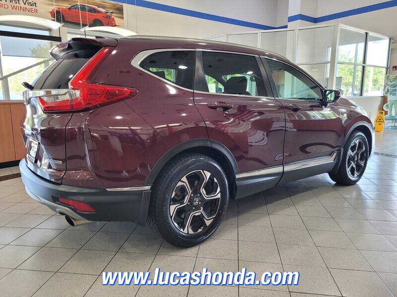 2017 Honda CR-V Touring photo 4