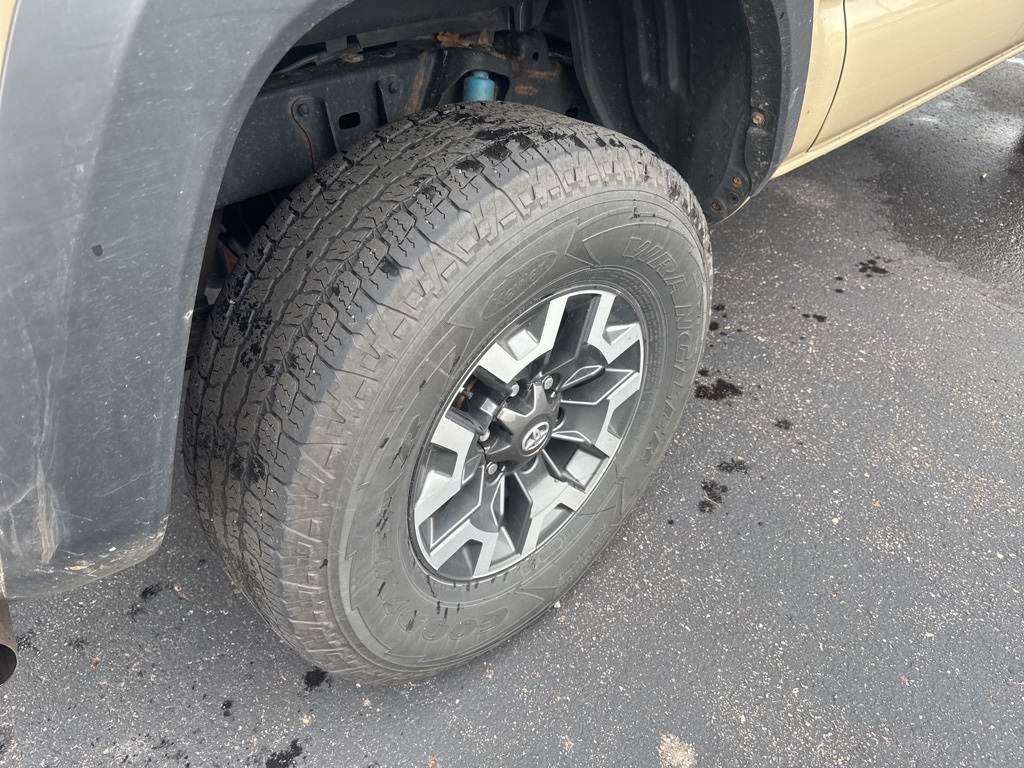 2018 Toyota Tacoma TRD Off-Road photo 19