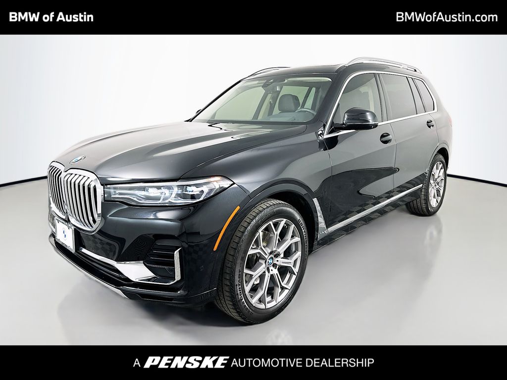 2022 BMW X7 40i's photo