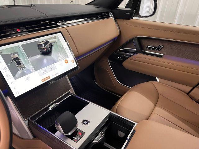 2025 Land Rover Range Rover SE photo 22