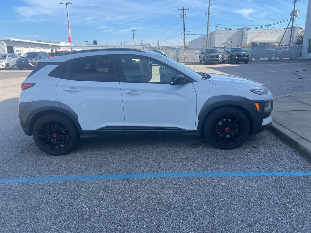 2021 Hyundai Kona SEL Plus photo 2