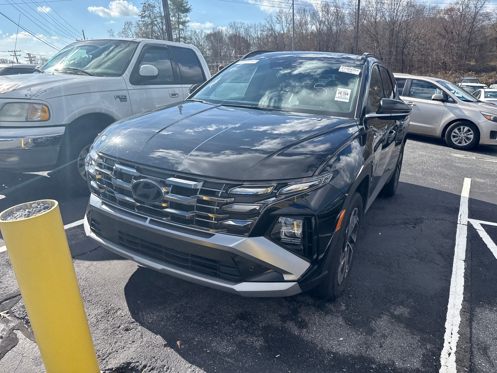 2025 Hyundai Tucson Hybrid Limited photo 3