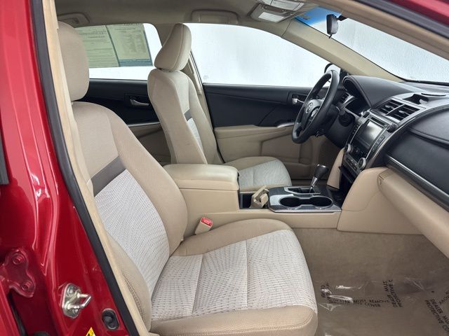 2014 Toyota Camry Hybrid LE photo 20