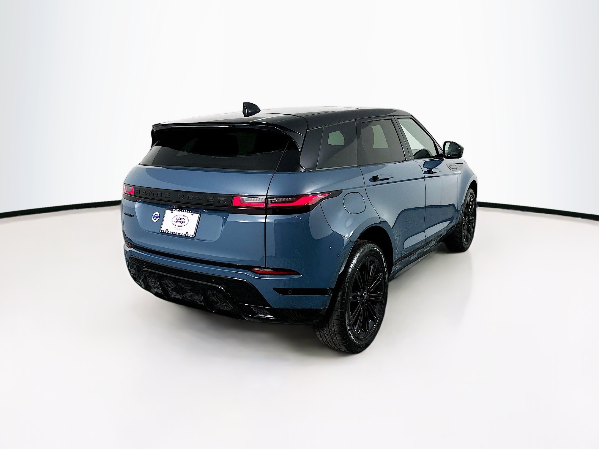 2026 Land Rover Range Rover Evoque Dynamic SE photo 4