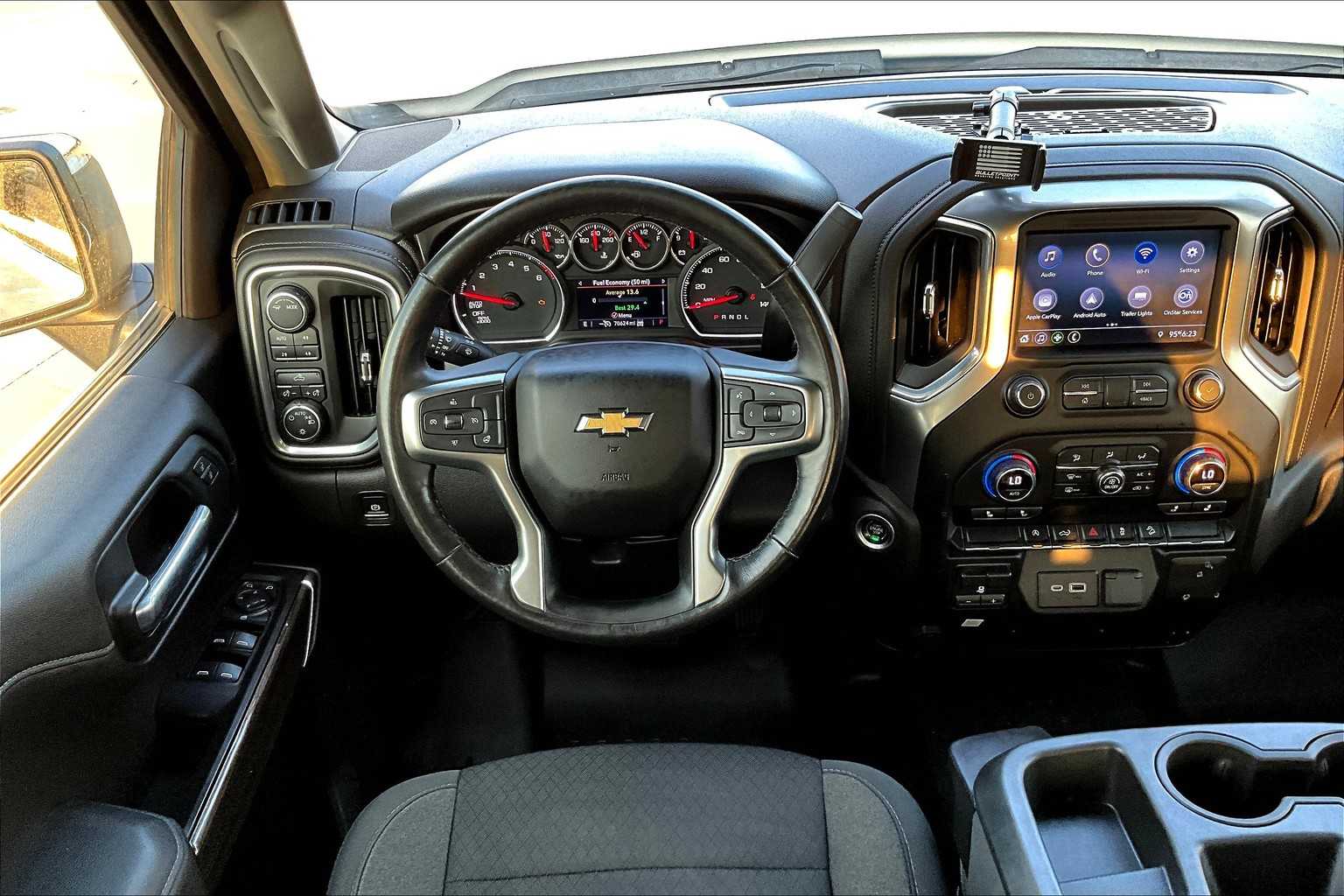 2020 Chevrolet Silverado 1500 LT photo 5