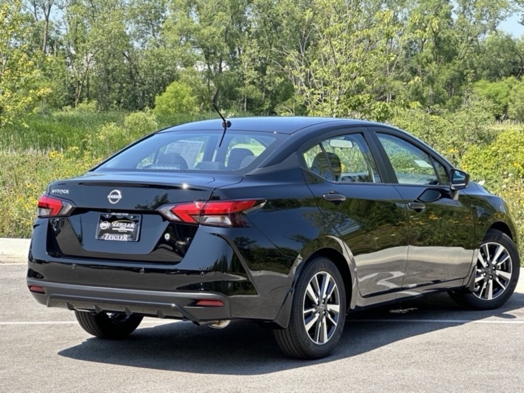 2025 Nissan Versa S photo 10