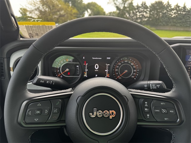 2025 Jeep Gladiator Willys photo 21