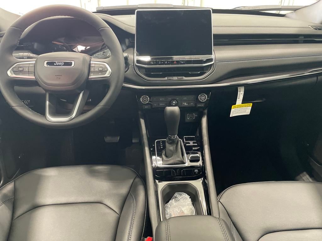 2025 Jeep Compass Limited photo 8