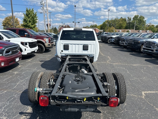 2025 Ram 5500 photo 6