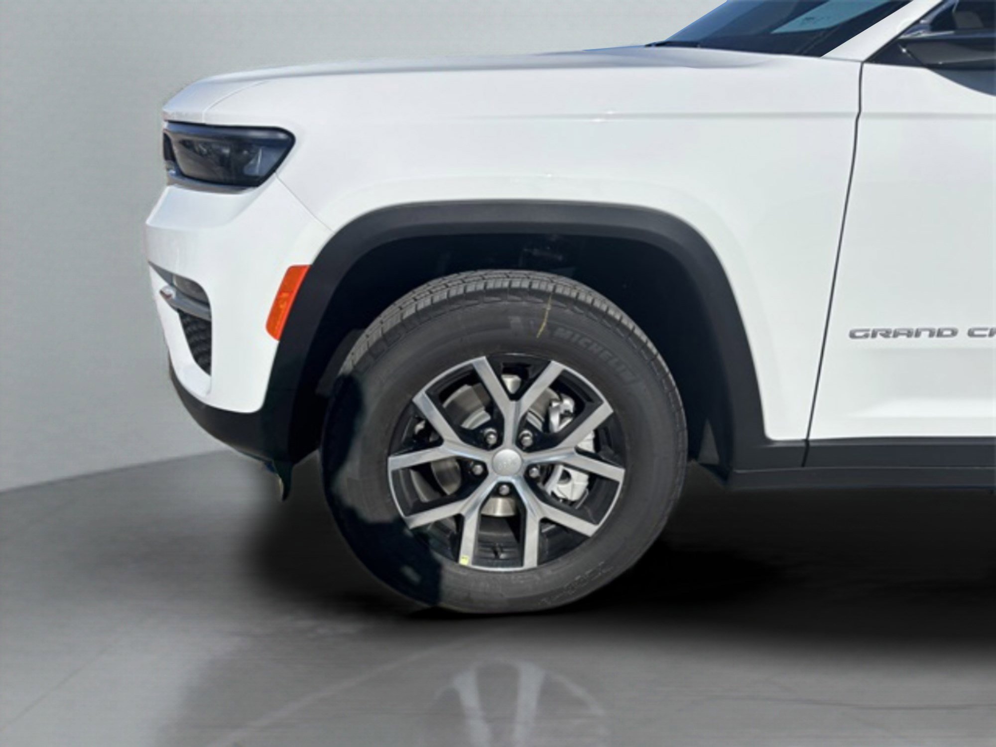 2025 Jeep Grand Cherokee Limited photo 9