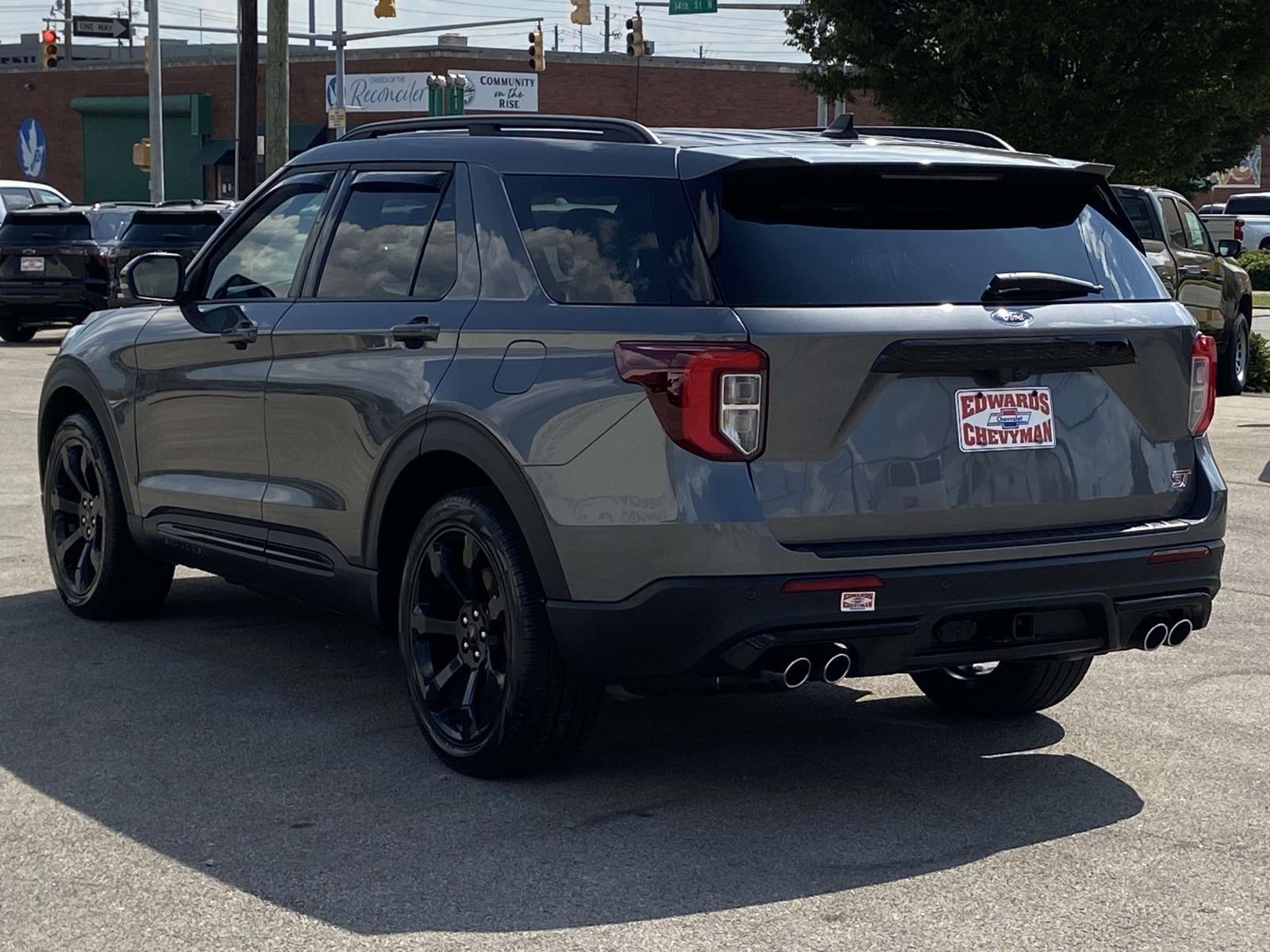 2023 Ford Explorer ST photo 19