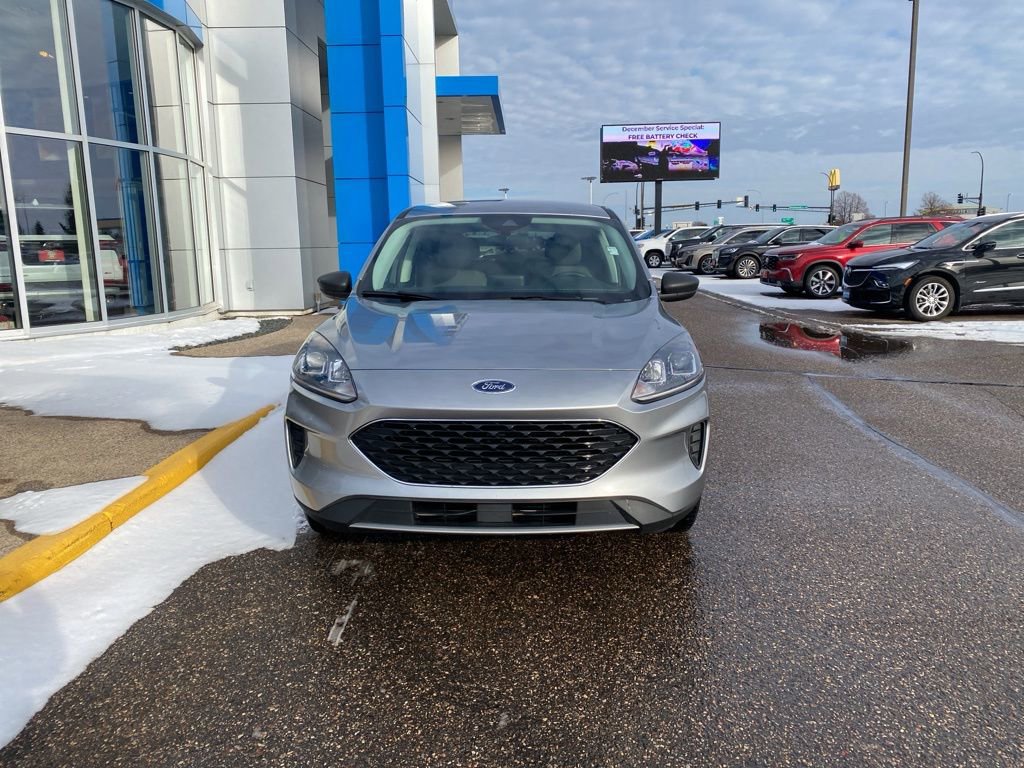 Used 2022 Ford Escape SE with VIN 1FMCU9G6XNUB86724 for sale in Monticello, Minnesota