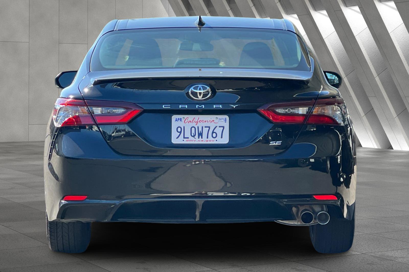 2024 Toyota Camry SE photo 4