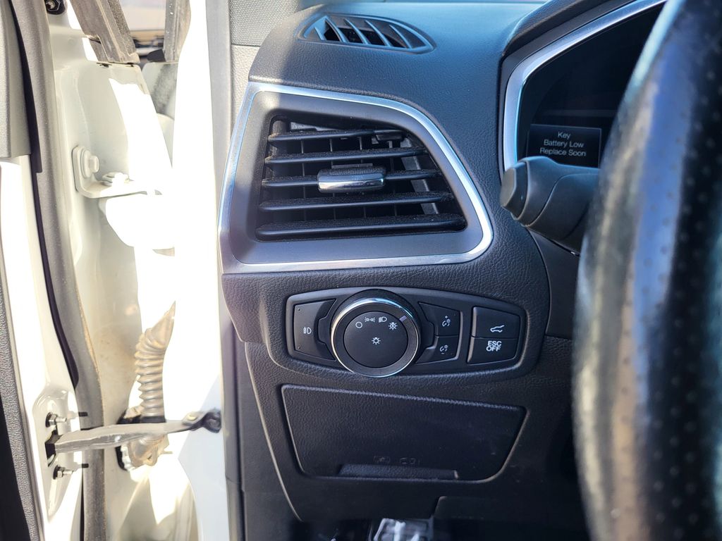 2020 Ford Edge ST photo 18