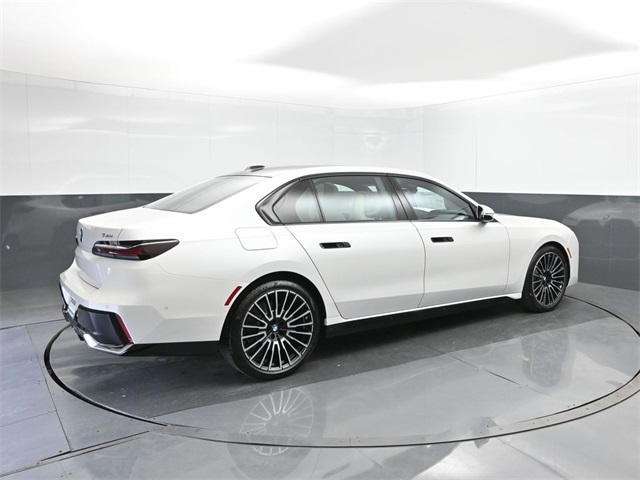 2025 Bmw 740i photo 15