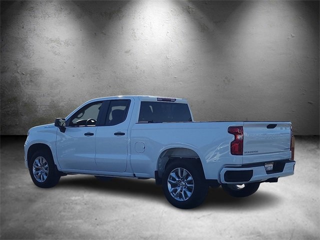 2025 Chevrolet Silverado 1500 Custom photo 3