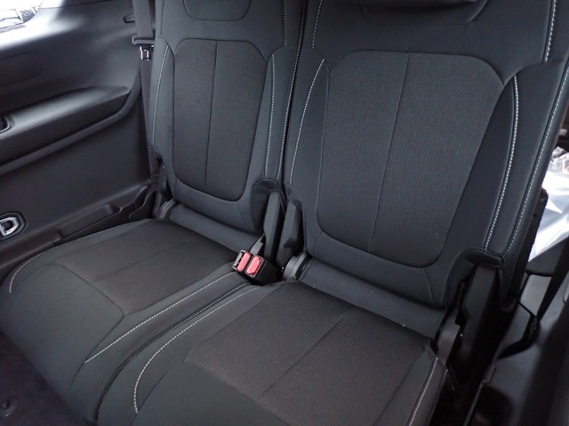 2024 Jeep Grand Cherokee Laredo photo 12
