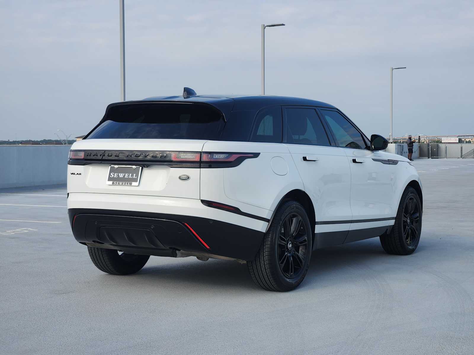 2022 Land Rover Range Rover Velar R-Dynamic S photo 2