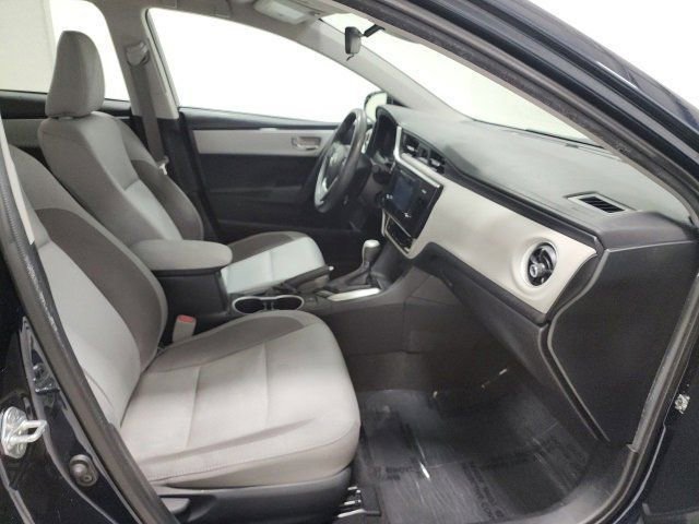 2017 Toyota Corolla LE photo 10